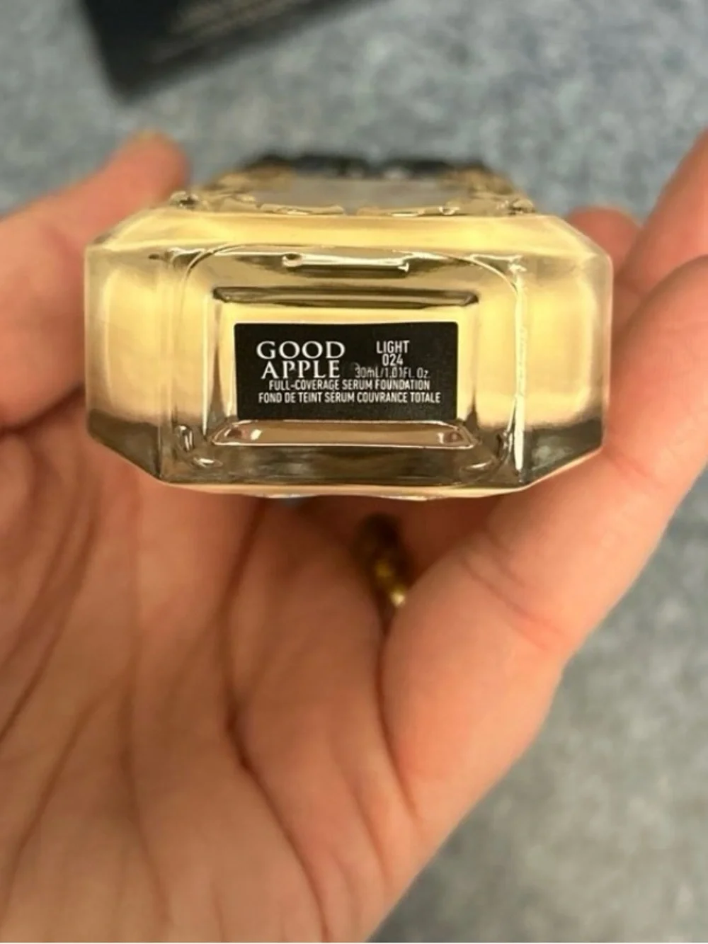 KVD Good Apple Foundation / Light 024